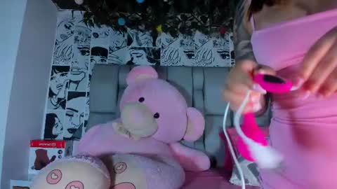 Snapshot of lucyrosse_ chatting on 25, 7, 2026 Lucy online show from 25, 7, 2026