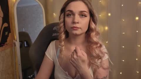 Snapshot of lucysbrain chatting on 7, 2, 2026 Lucy online show from 7, 2, 2026