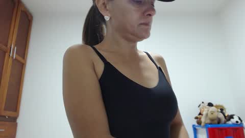 Snapshot of lucysexy4u chatting on 10, 2, 2025 I am Luciana Martin... Welcome in my room online show from 10, 2, 2025