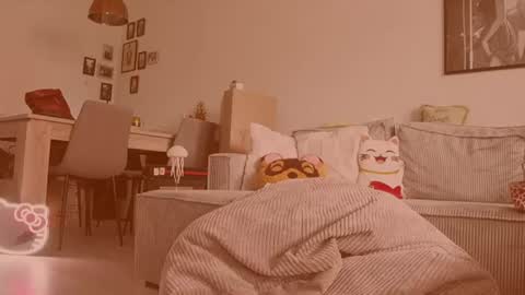 lucyxlou online show from 17, 7, 2026