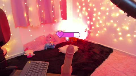 Snapshot of lucyy_peach chatting on 31, 1, 2025 LUCYY FROM HOME  online show from 31, 1, 2025