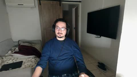 luis_flr online show from 13, 1, 2025