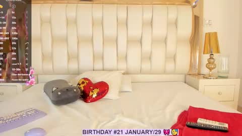 Snapshot of luisa_cameron chatting on 27, 1, 2025 online show from 27, 1, 2025