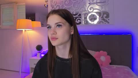 LuisaClover online show from 25, 3, 2026