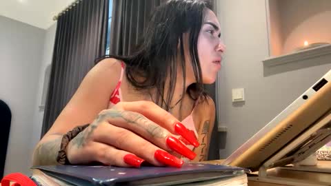 Luisa Monsters online show from 21, 10, 2025