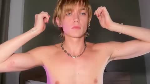 Snapshot of luka_marrant chatting on 21, 6, 2026 aphex twink online show from 21, 6, 2026