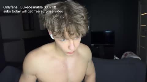 Snapshot of lukedesirable chatting on 3, 3, 2026 lukedesirable online show from 3, 3, 2026