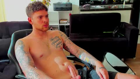 Snapshot of lukeglanton17 chatting on 4, 10, 2025 Luke online show from 4, 10, 2025