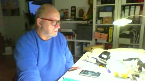 Snapshot of luley58 chatting on 23, 12, 2025 luley58 online show from 23, 12, 2025