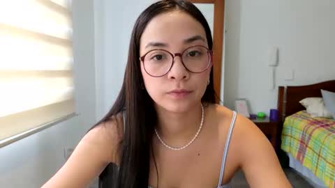Snapshot of lulibee_ chatting on 6, 4, 2026 Luli online show from 6, 4, 2026