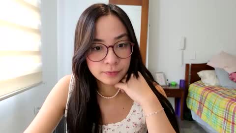Snapshot of lulibee_ chatting on 8, 4, 2026 Luli online show from 8, 4, 2026