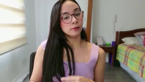Snapshot of lulibee_ chatting on 11, 4, 2026 Luli online show from 11, 4, 2026