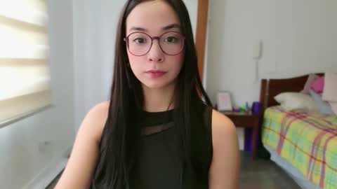 Snapshot of lulibee_ chatting on 13, 4, 2026 Luli online show from 13, 4, 2026