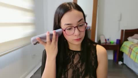 Snapshot of lulibee_ chatting on 22, 4, 2026 Luli online show from 22, 4, 2026