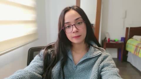 Snapshot of lulibee_ chatting on 25, 4, 2026 Luli online show from 25, 4, 2026