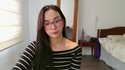 Snapshot of lulibee_ chatting on 8, 5, 2026 Luli online show from 8, 5, 2026