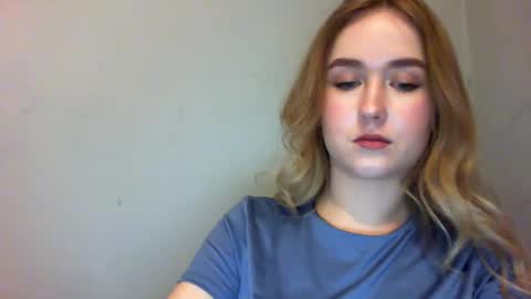 Lulu Baby18 online show from 3, 2, 2025