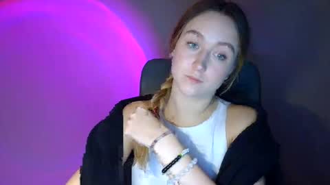 Lulu Baby18 online show from 15, 12, 2025