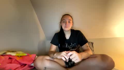 Snapshot of lulubaby03 chatting on 18, 9, 2025 lulubaby03 online show from 18, 9, 2025