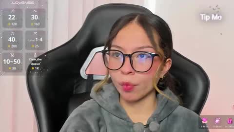 luluuberry online show from 14, 12, 2025