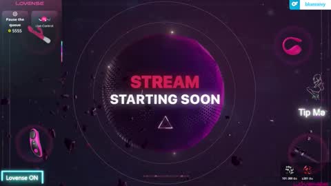 Snapshot of luluubloomm chatting on 22, 11, 2025 Lulu online show from 22, 11, 2025