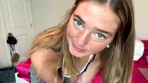 Snapshot of luluxoxo3 chatting on 13, 5, 2026 Lulu online show from 13, 5, 2026