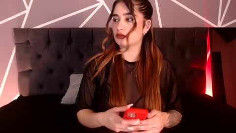 luna1126 online show from 11, 4, 2026