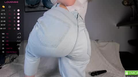 Snapshot of luna__l chatting on 8, 9, 2025 Alice online show from 8, 9, 2025