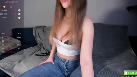 Snapshot of luna__l chatting on 28, 9, 2025 Alice online show from 28, 9, 2025