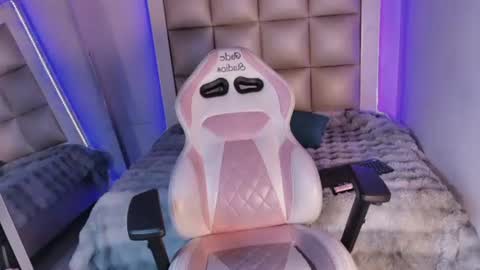 Snapshot of luna__scarlett chatting on 10, 7, 2026 luna online show from 10, 7, 2026