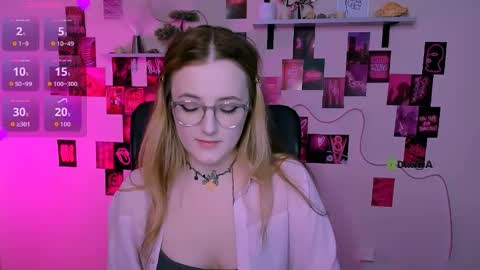 Snapshot of luna_berryy chatting on 19, 5, 2026 luna_berryy online show from 19, 5, 2026