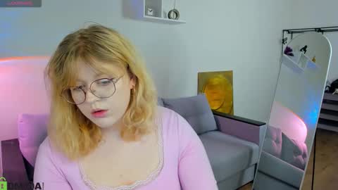 Snapshot of luna_c0ra chatting on 10, 2, 2026 luna online show from 10, 2, 2026