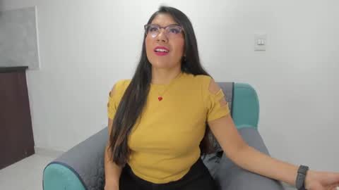 Snapshot of luna_dumont chatting on 4, 7, 2026 luna online show from 4, 7, 2026