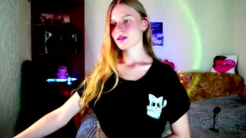 Snapshot of luna_evan chatting on 24, 9, 2025 luna_evan online show from 24, 9, 2025