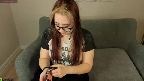 Snapshot of luna_host chatting on 21, 4, 2026 Luna Host online show from 21, 4, 2026