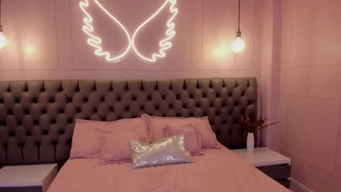 luna_hot_ass online show from 5, 3, 2026