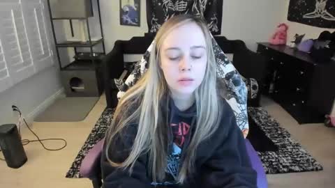 Luna online show from 5, 2, 2026