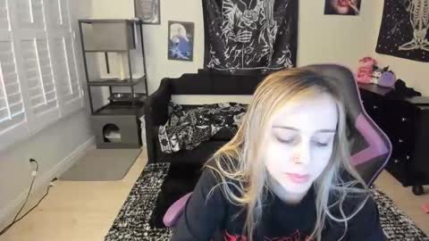 Luna online show from 15, 3, 2026