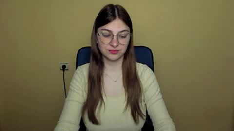 Snapshot of luna_lush_ chatting on 28, 4, 2026 Luna online show from 28, 4, 2026