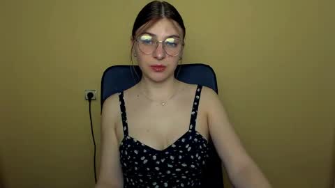 Snapshot of luna_lush_ chatting on 8, 5, 2026 Luna online show from 8, 5, 2026