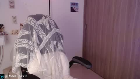 Luna online show from 5, 4, 2026