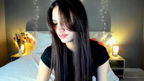 Snapshot of luna_mee chatting on 22, 4, 2026 Adele online show from 22, 4, 2026
