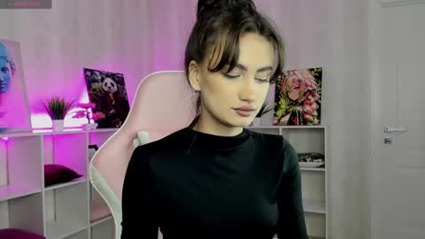 Snapshot of luna_mee chatting on 19, 5, 2026 Adele online show from 19, 5, 2026