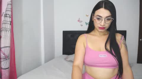 Luna y pitufo online show from 9, 10, 2025