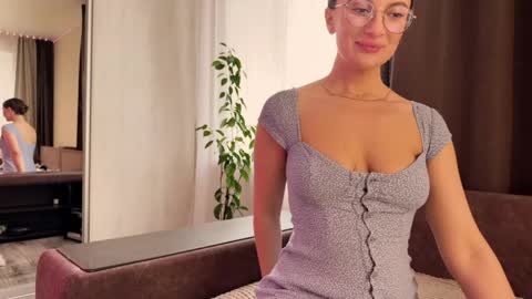 luna_raee online show from 24, 4, 2026