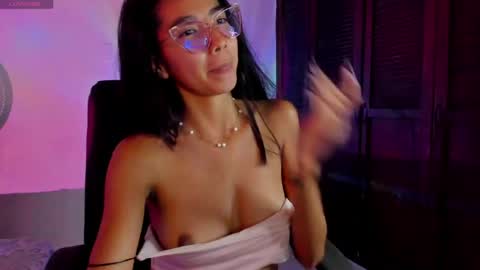 Snapshot of luna_roja257 chatting on 25, 6, 2026 Luna Roja26 online show from 25, 6, 2026
