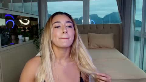 Luna online show from 5, 7, 2026