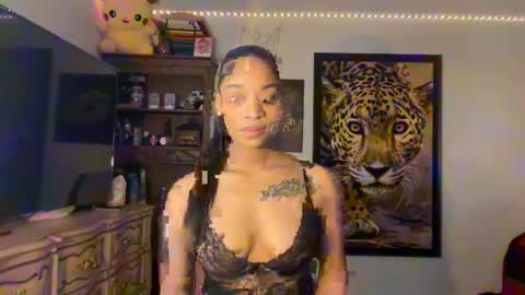 lunaa_11 online show from 24, 1, 2025
