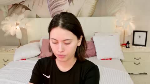 Snapshot of lunaa_baby_girl chatting on 29, 3, 2026 Luna online show from 29, 3, 2026