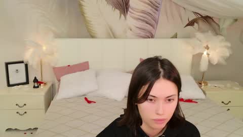 Snapshot of lunaa_baby_girl chatting on 4, 4, 2026 Luna online show from 4, 4, 2026